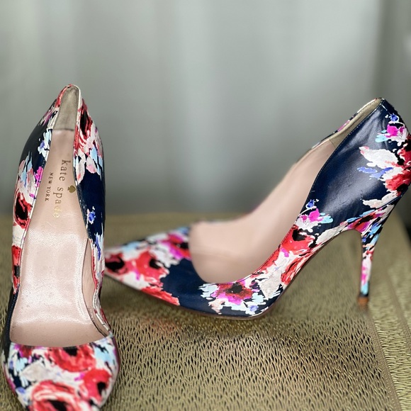 Kate Spade Floral-Print Pumps - Gently Used - Size 7 - Picture 3 of 6